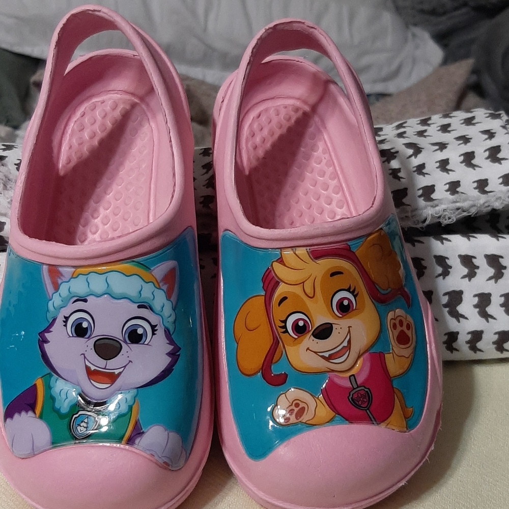 a water sandals girl 7 inches